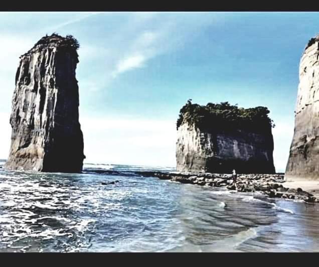 The Hole In The Rock Yurt Cape Foulwind Exterior foto